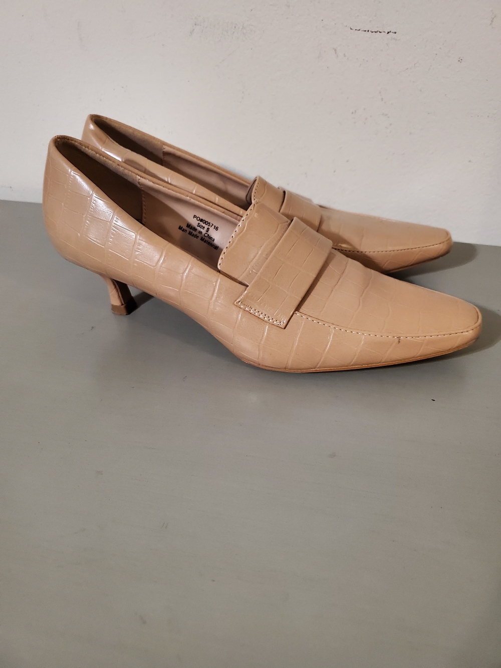Journee Collection Womens Celina Kitten Heel Croc Loafer Square Toe Pumps size 6